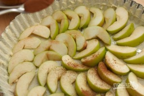 Шарлотка с яблоками в духовке - фото шаг 1