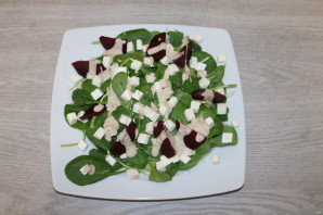 Зелёный салат со свеклой - фото шаг 10