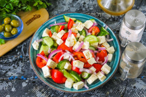 Салат с сыром "Сиртаки" - фото шаг 4