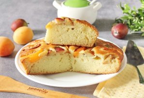 Пирог с абрикосами и сливами - фото шаг 10