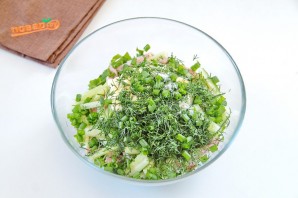Салат из шпината с ветчиной и яйцами - фото шаг 6
