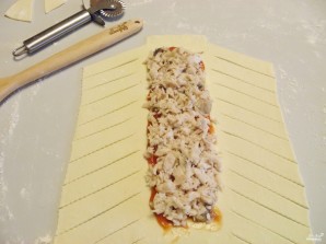 Пирог с рыбой из слоеного теста - фото шаг 7