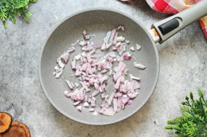 Капустная солянка с сосиской - фото шаг 5