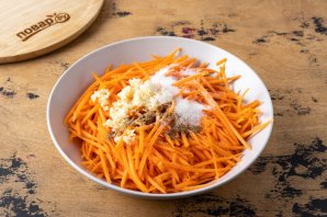 Морковь по-корейски на зиму без стерилизации - фото шаг 3