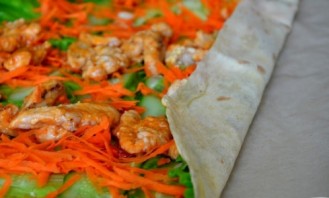 Салат в лаваше с морковкой по-корейски - фото шаг 7