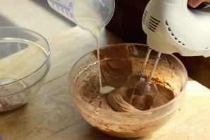Шоколадный пирог в глазури - фото шаг 5