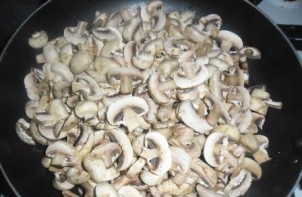 Отбивные из говядины с грибами - фото шаг 4