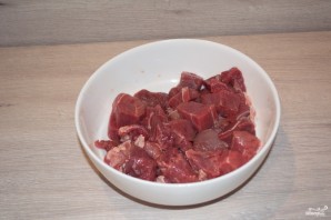 Мясо с грибами и сыром в духовке - фото шаг 1