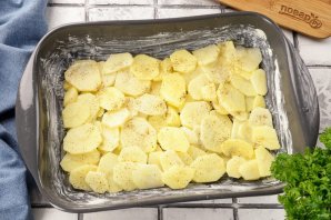 Запеканка с фаршем под соусом Бешамель