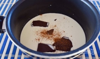 Горячий шоколад с маршмеллоу - фото шаг 2