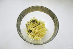 Салат из свеклы с зеленым горошком - фото шаг 2