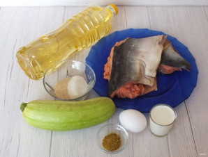 Рыбные оладьи с кабачками - фото шаг 1