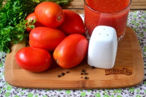 Помидоры в томатном соке на зиму - фото шаг 1