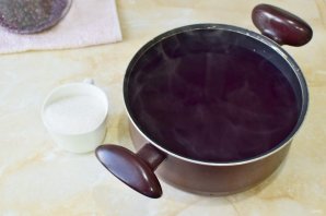 Компот из черной смородины на зиму на 3 литровую банку - фото шаг 9