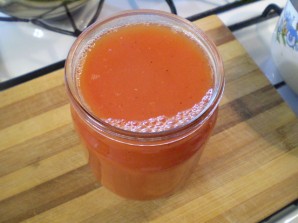 Закатка томатного сока на зиму - фото шаг 6