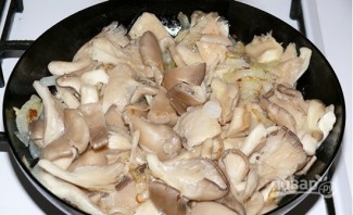 Степной гриб со сметаной - фото шаг 4
