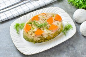 Заливное из курицы с желатином - фото шаг 11