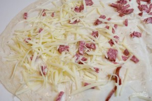 Жареный лаваш с колбасой и сыром  - фото шаг 4