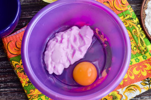 Блины на йогурте с дырочками - фото шаг 2