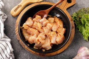 Куриная грудка, запеченная с картофелем - фото шаг 5