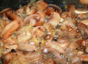 Паста с грибами в сметанном соусе - фото шаг 3