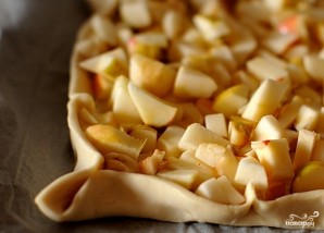 Открытый яблочный пирог из слоеного теста - фото шаг 2