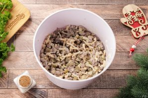 Новогодний салат "Варежка" на год Лошади