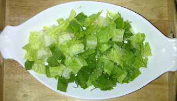 Овощной салат с сыром фета - фото шаг 3