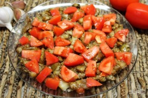 Закуска из баклажан, с помидорами и чесночным соусом - фото шаг 4