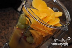 Витаминный напиток из киви, апельсина, винограда и манго - фото шаг 5