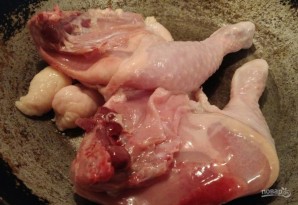 Тушеные куриные окорочка с овощами - фото шаг 1