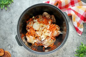 Плов с курицей в мультиварке - фото шаг 5