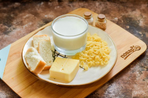 Швейцарский молочный суп с сыром - фото шаг 1