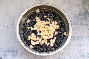 Варенье из черноплодной рябины с грецким орехом - фото шаг 4