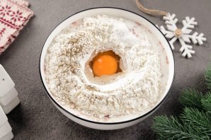 Новогодний печеночный торт - фото шаг 7