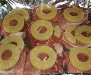 Мясо с ананасами и сыром - фото шаг 4