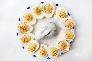 Закуска из фаршированных яиц - фото шаг 4