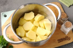 Картофельные лепёшки с сыром на сковороде - фото шаг 2