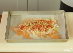 Запеченная рыба в томатном соусе - фото шаг 6