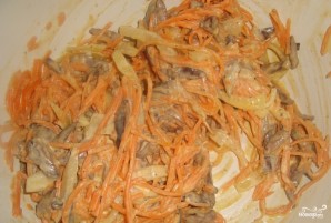 Салат с печенью и корейской морковкой - фото шаг 4