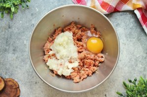 Рыбные котлеты с морковью - фото шаг 3