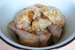 Курица, запеченная в соевом соусе - фото шаг 2