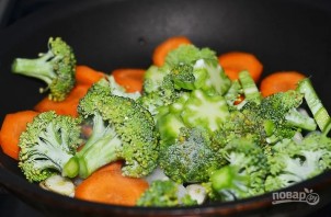 Жареные овощи с острым соусом - фото шаг 3