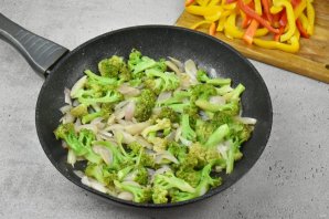 Курица с брокколи по-азиатски - фото шаг 5