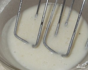Глазурь для кулича молочная - фото шаг 2