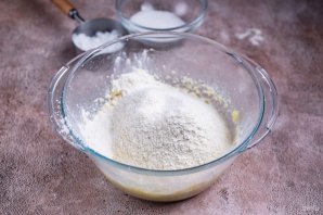 Пирог с ягодной начинкой, которая не течет - фото шаг 7