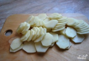 Семга запеченная с картофелем - фото шаг 1