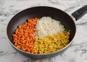 Рис морковью и кукурузой - фото шаг 3