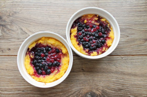 Запеченная каша из поленты "Bravolli" с ягодным киселем - фото шаг 7