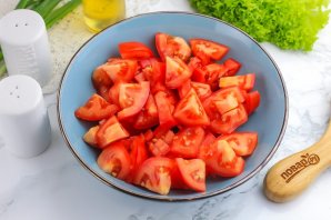 Салат из помидоров с соевым соусом - фото шаг 2